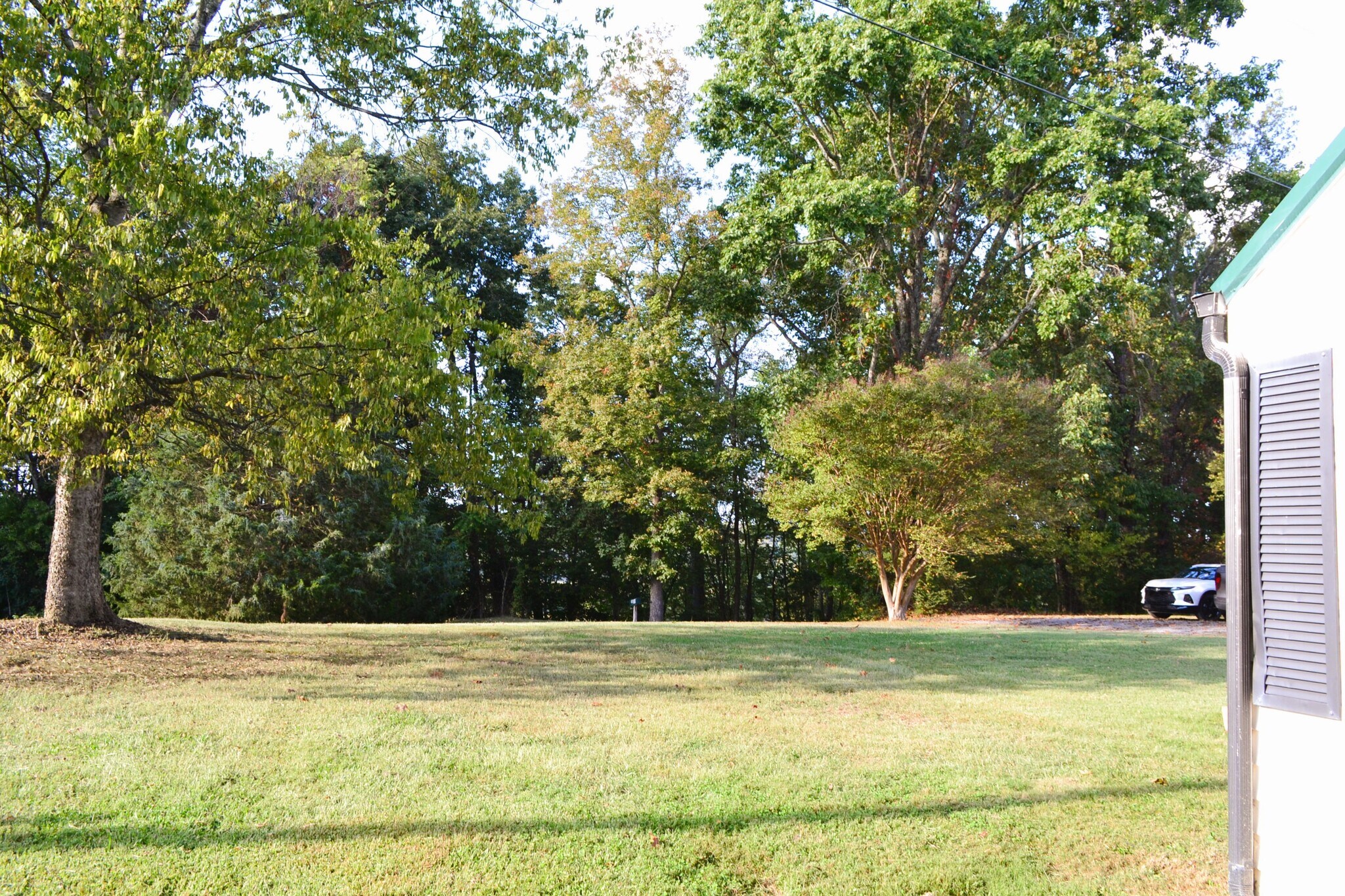 Building Photo - 1851 Pine Ridge Rd