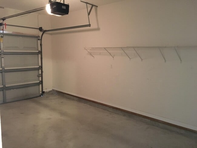 Building Photo - 150 Bent Arrow Dr