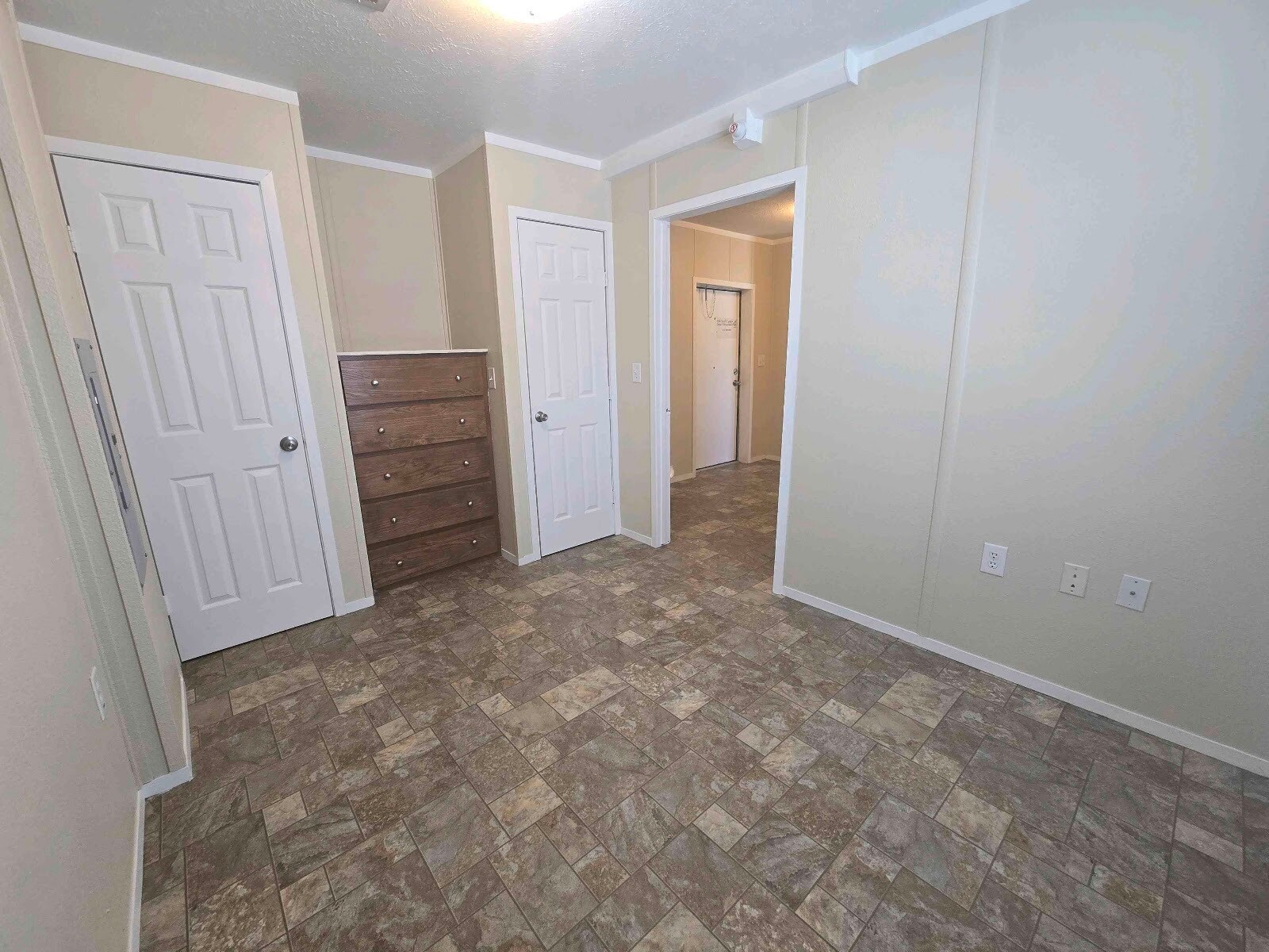 Building Photo - 709 N Collins Fwy