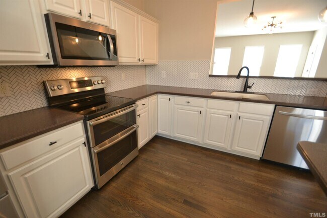 Building Photo - 701 Sutter Gate Ln