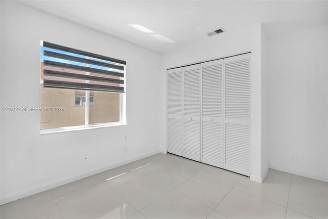 Building Photo - 300 SW 100th Ave