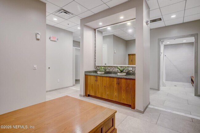 Building Photo - 401 Marquesa Cir