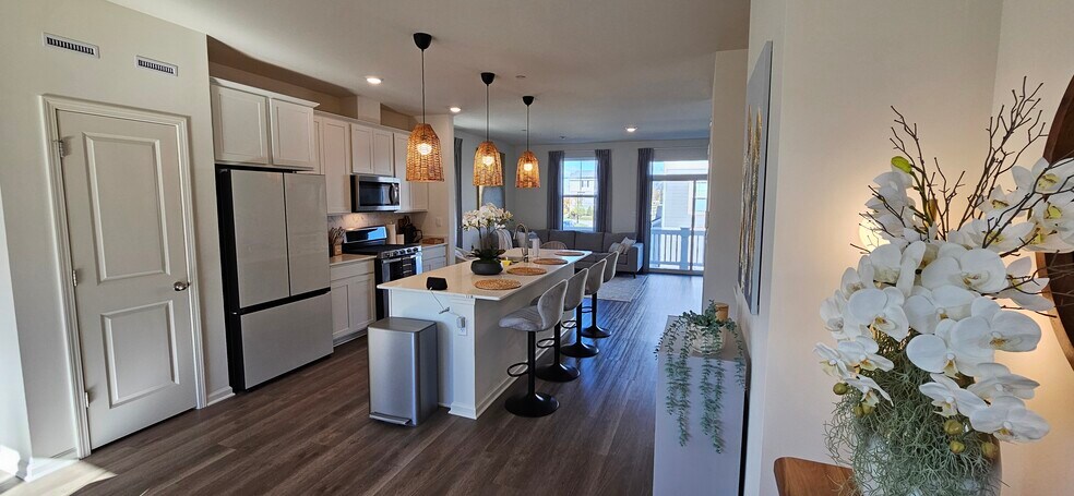 Building Photo - 2227 Glacier St