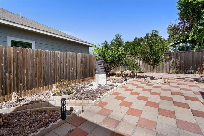 Building Photo - 13809 Harrisglenn Dr