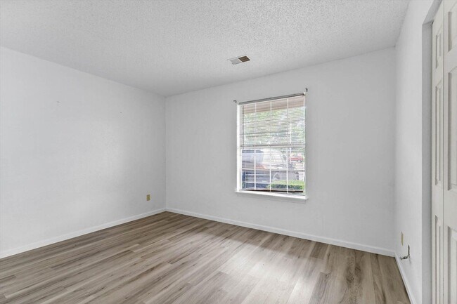 Building Photo - Condo for rent