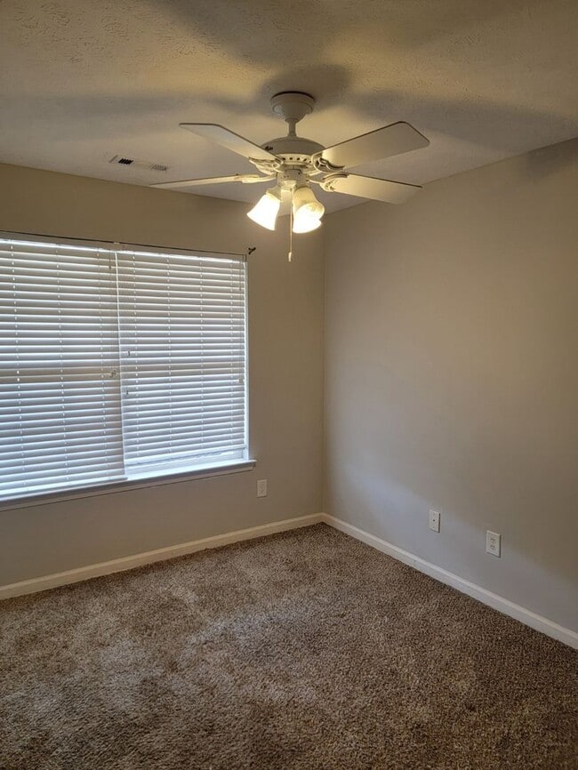 Building Photo - Hogansville Rental, 3 Bedroom, 2 Bath, Aug...