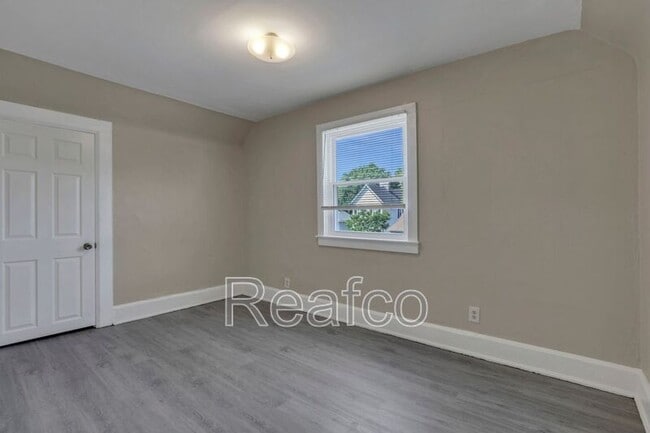 Building Photo - 174 N Princeton Ave