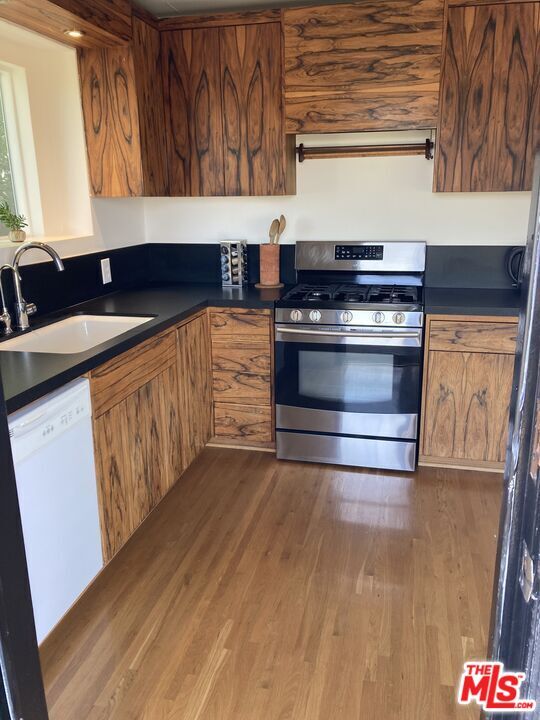 Building Photo - 2035 Park Dr