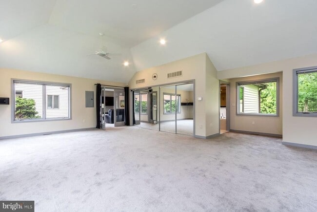 Building Photo - 125 Edison Furlong Rd