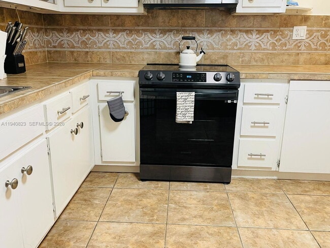 Building Photo - 1600 S Ocean Dr