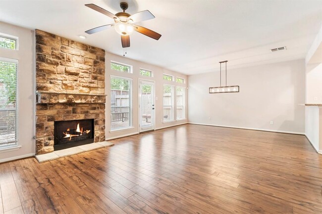 Building Photo - 46 Alderon Woods Pl