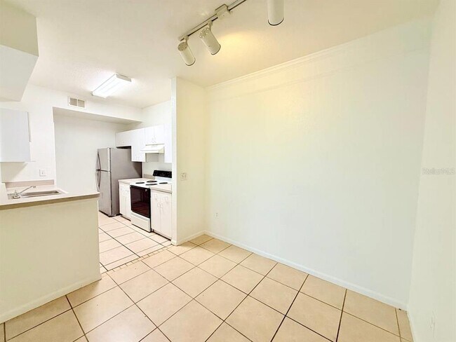 Building Photo - 17112 Carrington Park Dr