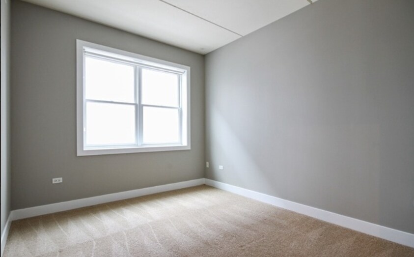Building Photo - 873 N Larrabee St