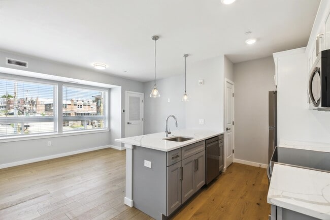 Interior Photo - 3838 Pechin Street