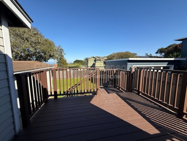 Building Photo - 758 Lily St