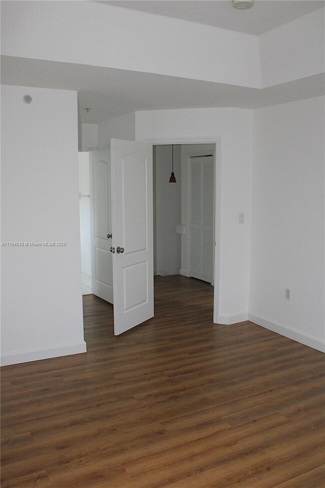 Building Photo - 4435 SW 160th Ave