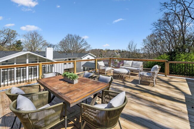 Building Photo - 4604 Mountainview Dr