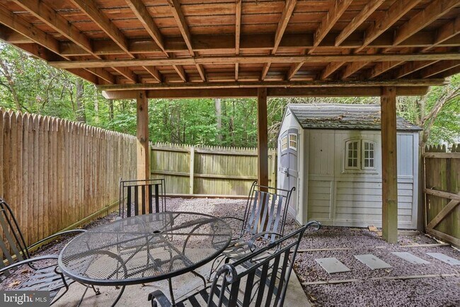 Building Photo - 8562 Tyrolean Way