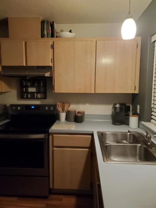 Building Photo - 3845 SE Mall St