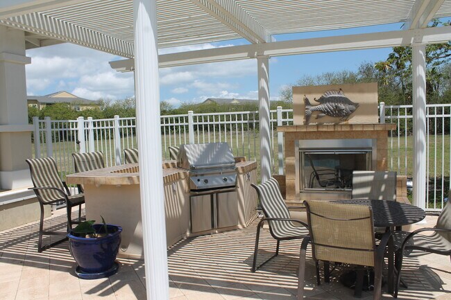 Building Photo - 10851 Mangrove Cay Ln NE