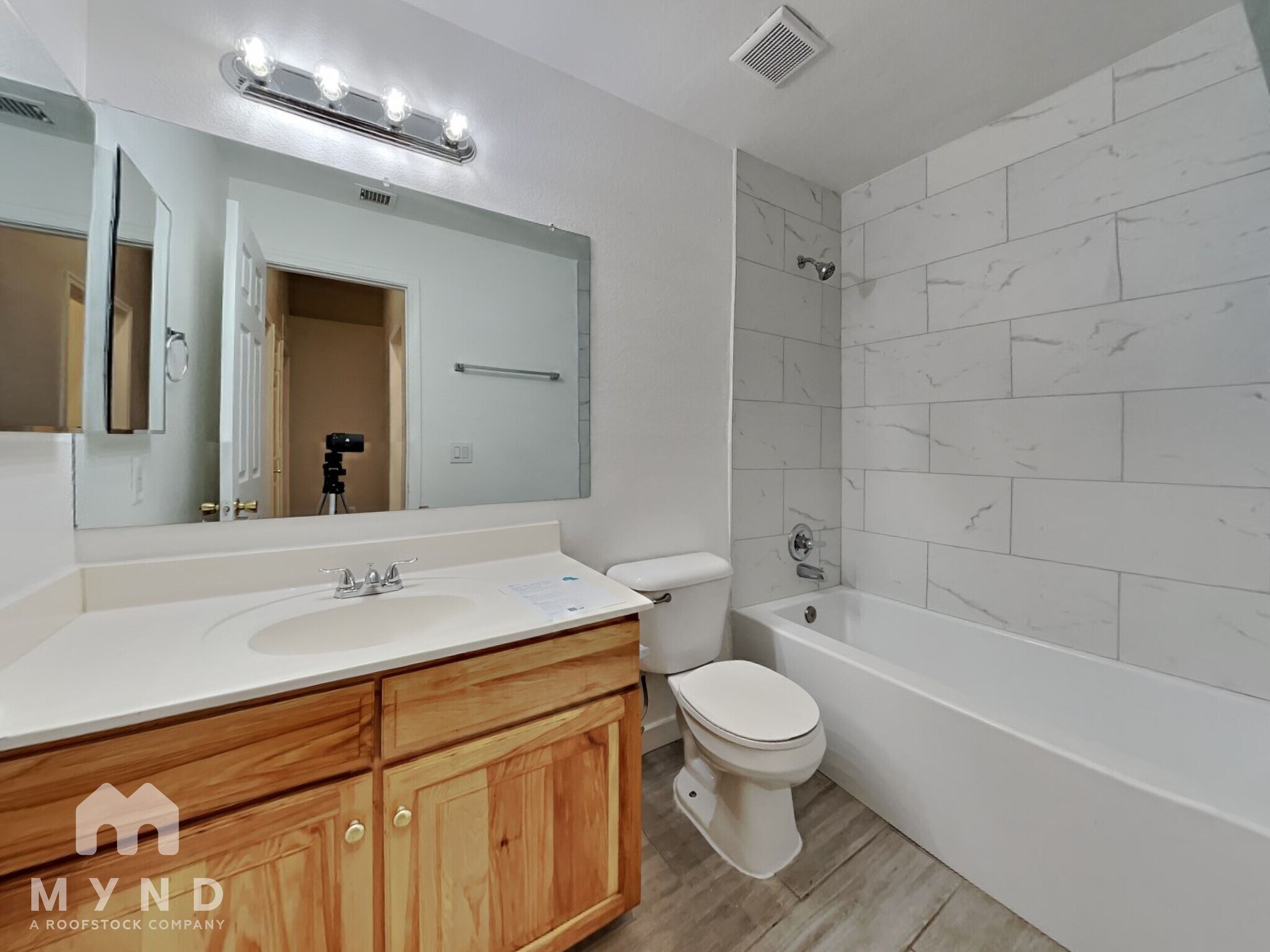 Building Photo - 3811 S 74th Dr