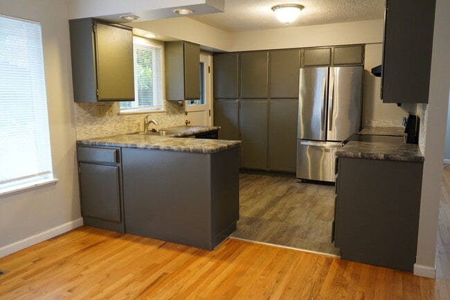 Building Photo - 7208 Mississippi Dr