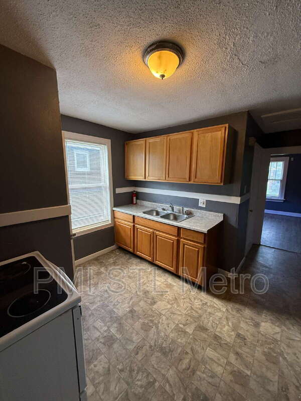 Building Photo - 1256 Gimblin St