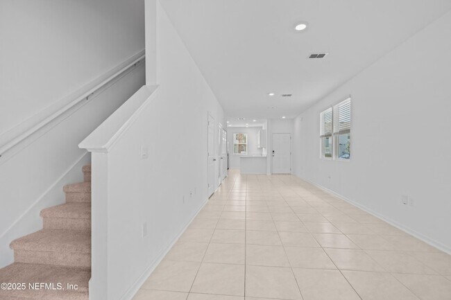 Building Photo - 40 Crisanto Rd