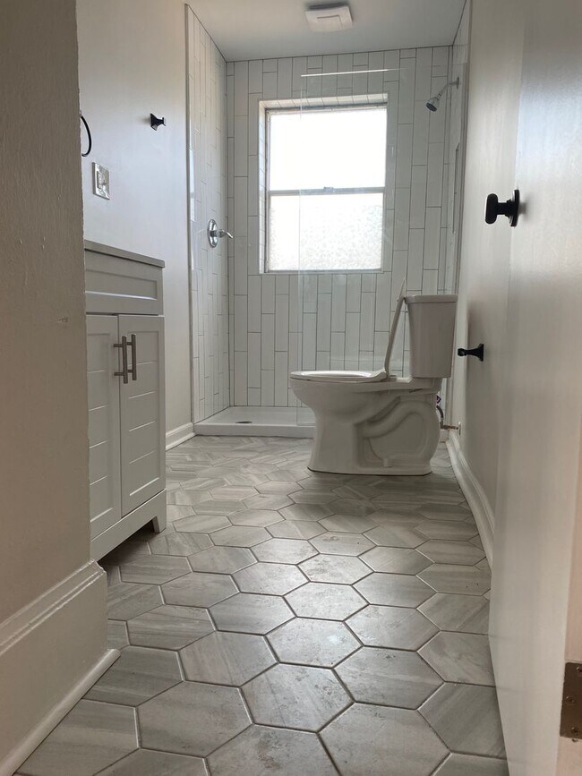 Newly renovated, modern finishes - 324 E 8th St