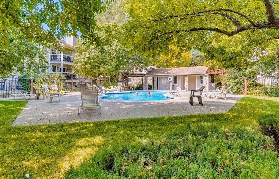 Building Photo - 5565 W 76th Ave