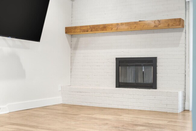 Building Photo - 3349 South Ave