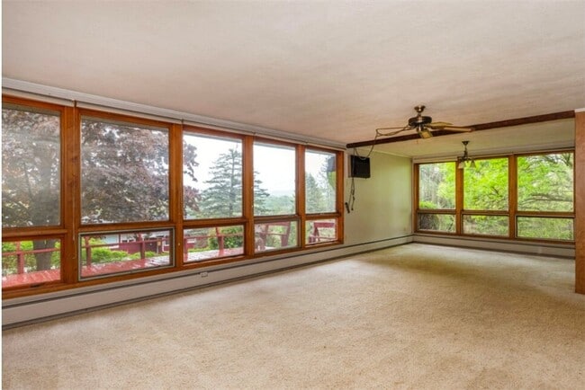 Building Photo - 120 Donovan Dr