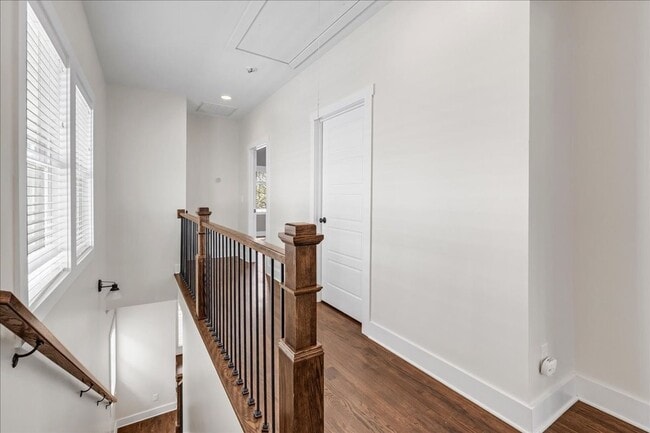 Building Photo - Columbia Avenue Condo