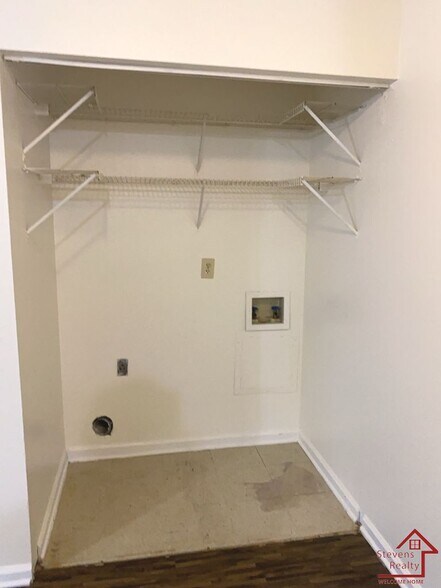 Building Photo - 430 Oriole Dr