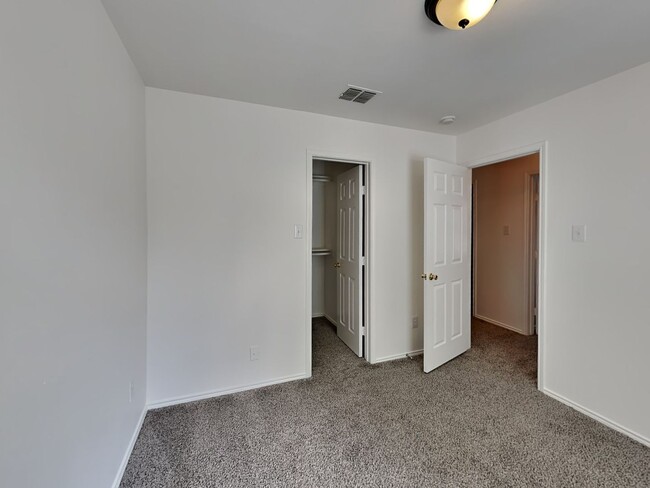 Building Photo - MOVE IN READY NOW IN KELLER ISD!