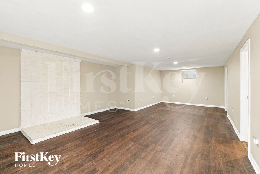 Building Photo - 2412 Bridger Dr