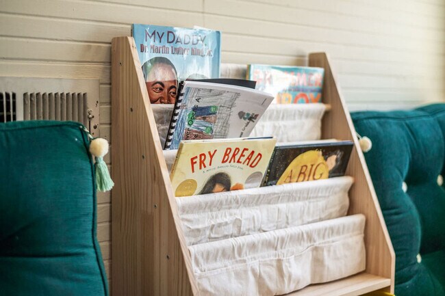 Building Photo - 500 W Rosemary St