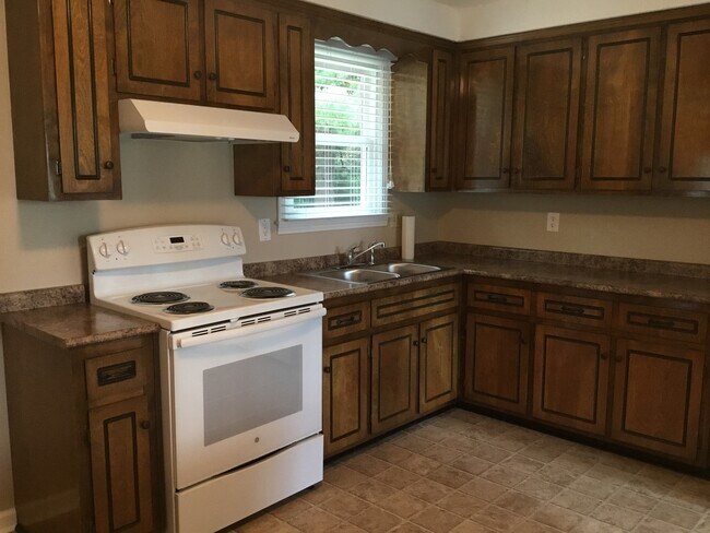 Building Photo - 3 Bedroom Home For Rent in St. Bethlehem A...