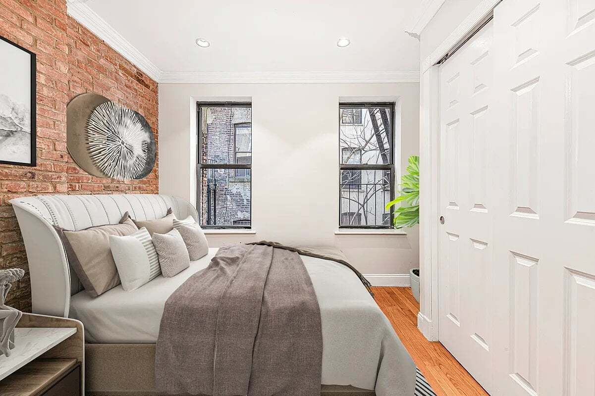 Building Photo - 248 Mott St