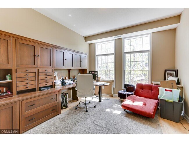 Building Photo - 851 River Mews Ct