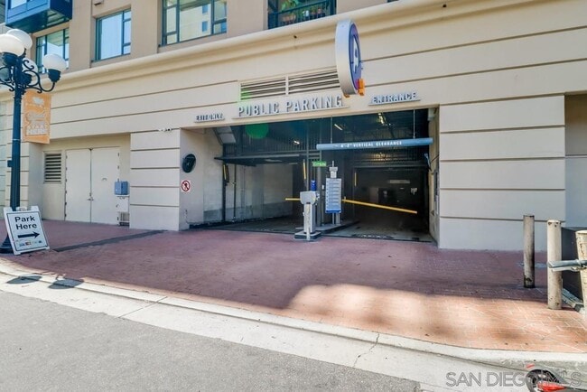 Building Photo - 530 K St