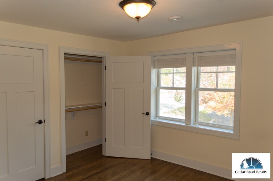 Building Photo - 209 E Jackson St