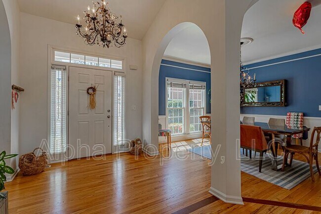 Building Photo - 209 Birchleaf Ln