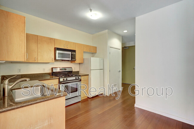 Building Photo - 1007 41st St