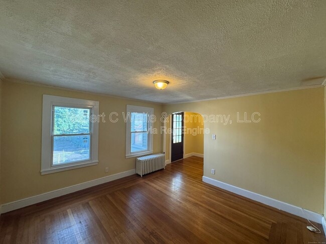 Building Photo - 106 Day St