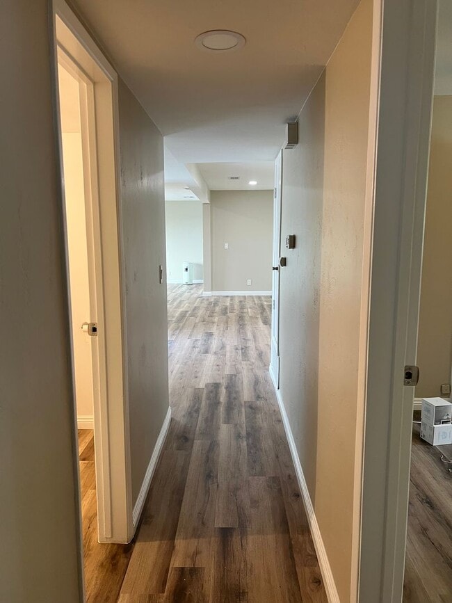 Building Photo - 295 Camino Del Cerro Grande