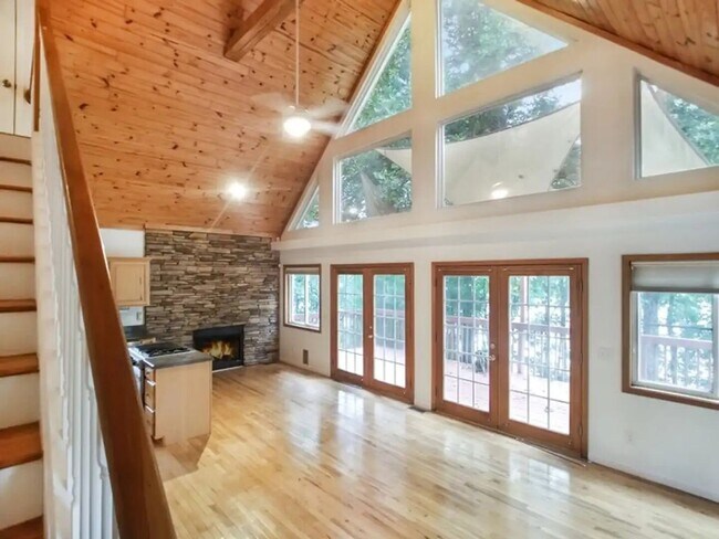 Building Photo - Lakefront Cottage Near Town with Stunning Views