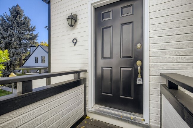 Building Photo - Downtown 2 BDR / 2BA - Walk to Everything