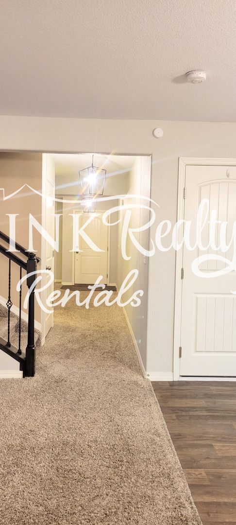 Building Photo - 9527 Desert Lily Cir