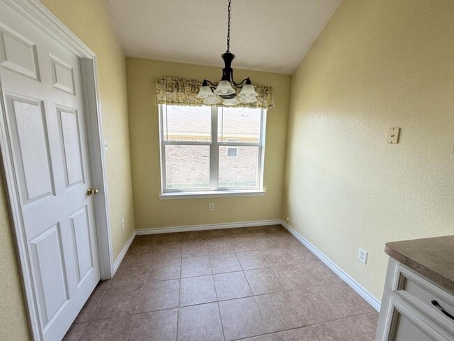 Building Photo - 2409 Gail Dr